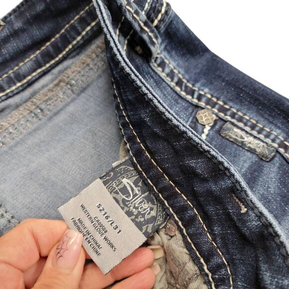 Silver Jean Co. Thick Stitched Embellished Pockets Twisted Blue Denim Jeans - Picture 13 of 14